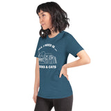 All I need is books & Cats Unisex T-Shirt