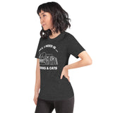 All I need is books & Cats Unisex T-Shirt